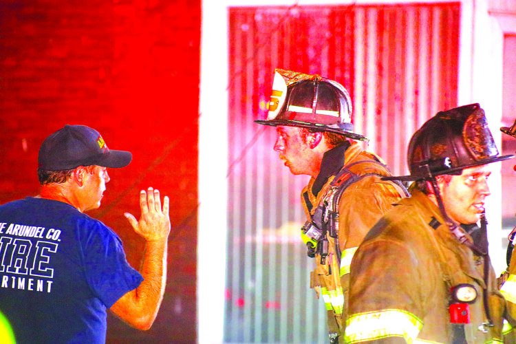 Four rescued from apartment fire